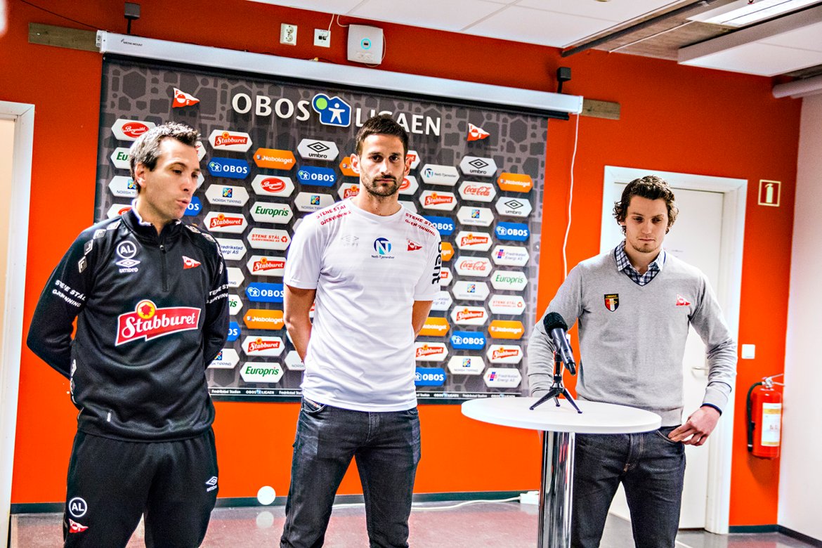 Mislav Leko presenteres på pressekonferanse, her med Andrea Loberto og Joacim Heier