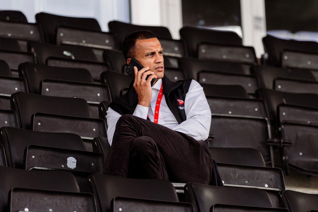 Leder for samfunnsansvar i FFK, Netan Sansara, gleder seg over muligheten til å invitere over 1000 unge på kamp. (Foto: Qwerty AS)