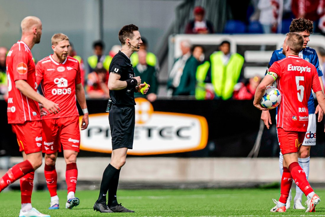 Simen Rafn (t.h) startet kampen. (Foto: Christoffer Andersen / NTB)