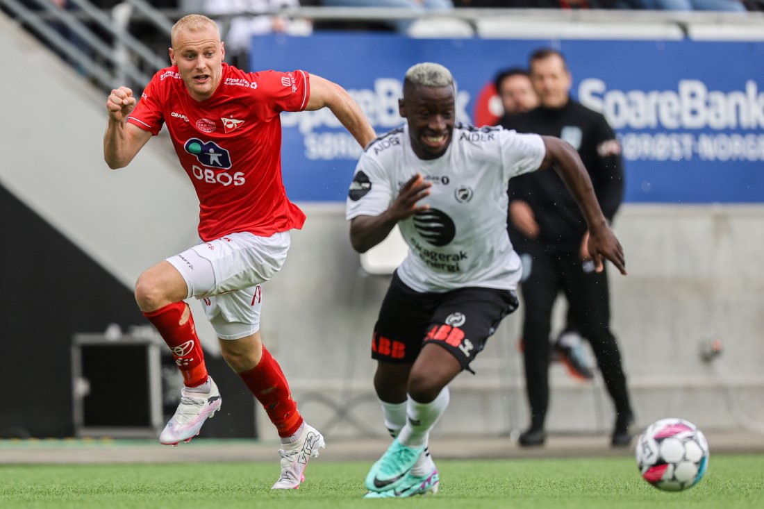 Sondre Sørløkk i duell med daværende Odd-spiller Solomon Owusu. (Foto: Trond R. Teigen / NTB)