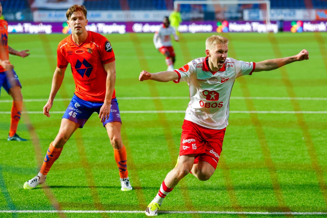 For et øyeblikk da Granaas stanget inn 3-2. (Foto: Svein Ove Ekornesvåg / NTB)