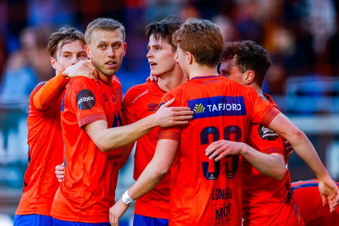 Henrik Melland scoret 1-0. (Foto: Svein Ove Ekornesvåg / NTB)