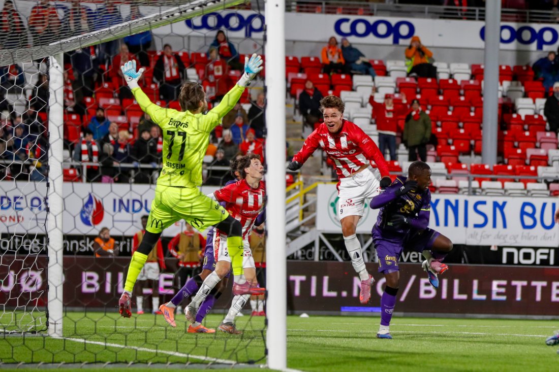 Tromsø var dødelige på dødballer i kveld. (Foto: Rune Stoltz Bertinussen / NTB)
