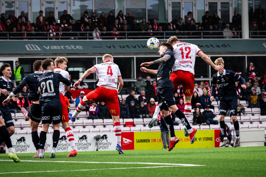 Det var en jevnspilt førsteomgang med mye kriging. (Foto: Qwerty AS)