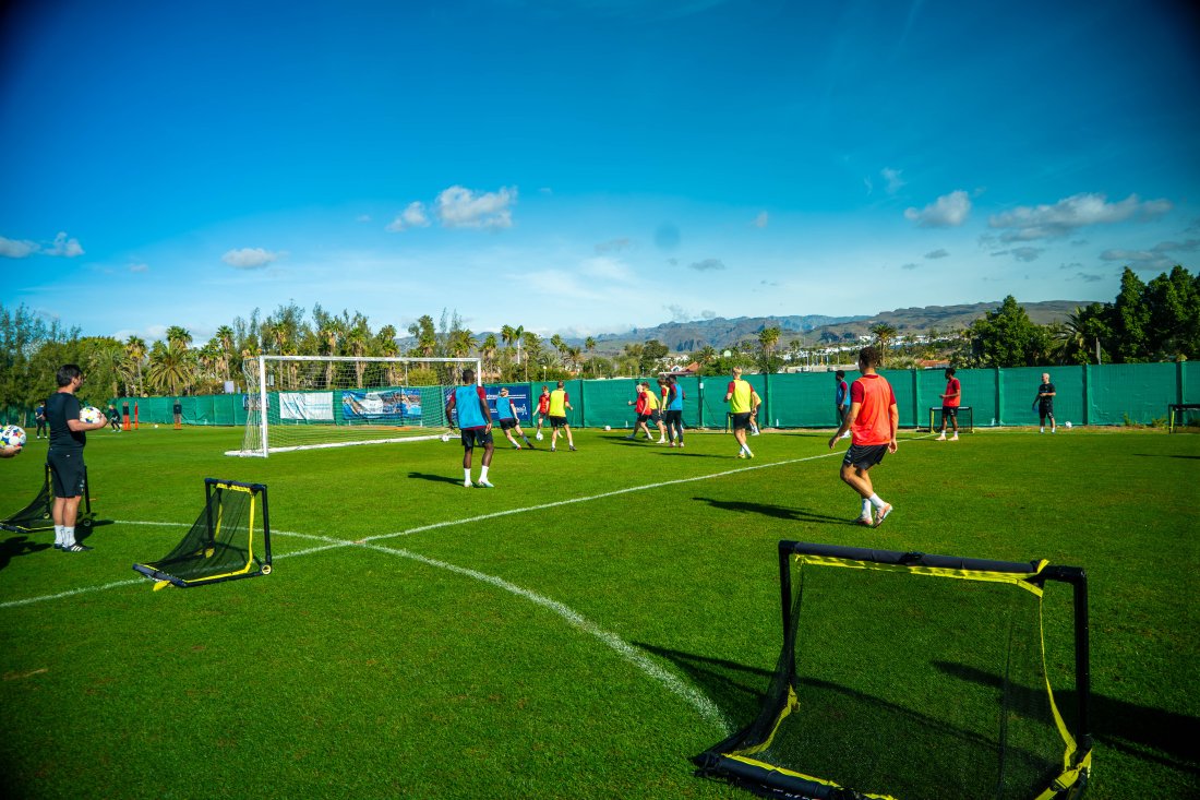 Etter fire uker med kun testing og hardtrening, blant annet på Gran Canaria, skal vi straks i gang med treningskamper.
