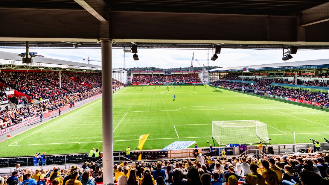 Vi pleier å fylle tribunene når Bodø er på besøk. (Foto: Qwerty AS)