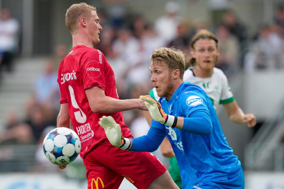 Hamkams keeper Marcus Sandberg under eliteseriekampen i fotball mellom Hamkam og Fredrikstad på Briskeby stadion. (Foto: Terje Bendiksby / NTB)