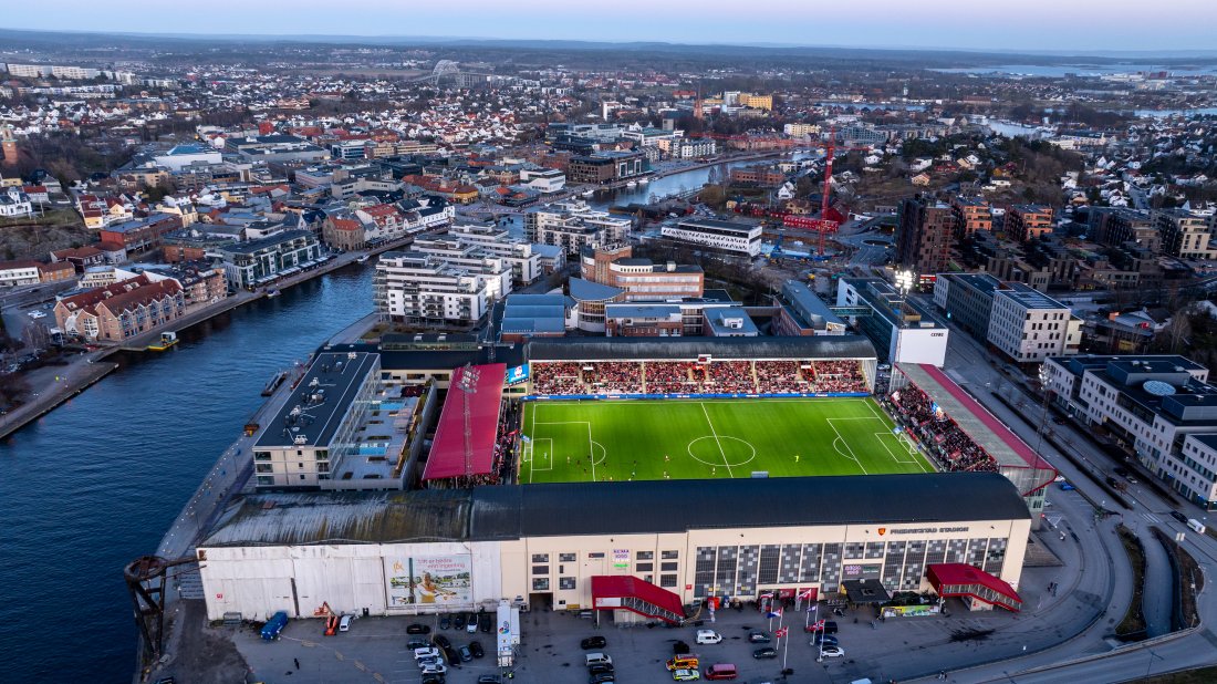 Det er vanskelig å være bortelag på Fredrikstad Stadion.