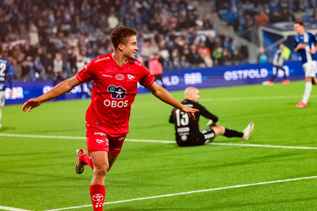 Skogvold møter barndomsklubben sin for første gang. (Foto: Qwerty AS)