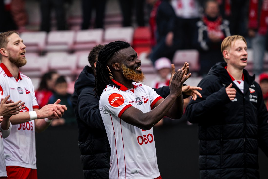 Leo Owusu er skadet og ikke med i dagens kamptropp. (Foto: Qwerty AS)