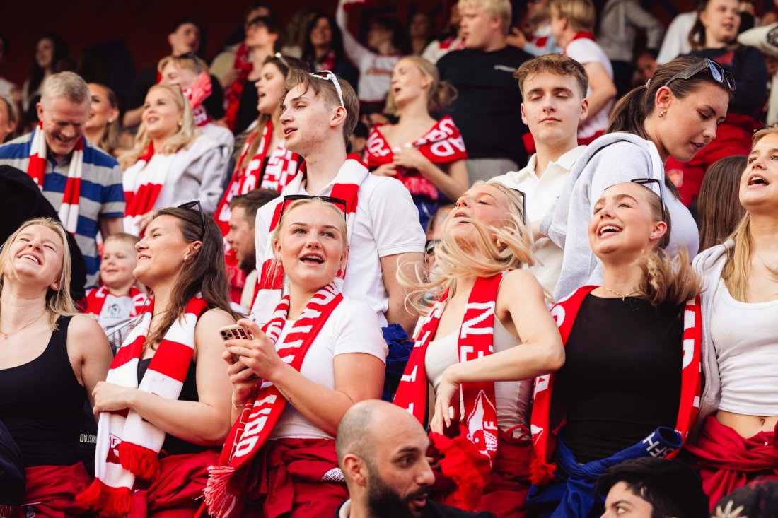 Vi gleder oss til flere hundre russ på tribunen 16. mai. (Foto: Qwerty AS)