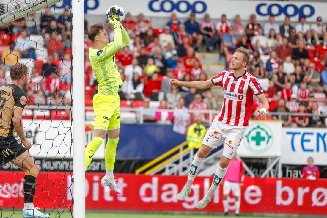 Birksø holdt nullen og ble banens beste i hans eneste kamp for FFK. I samme kamp ble han langtidsskadet. (Foto: NTB)