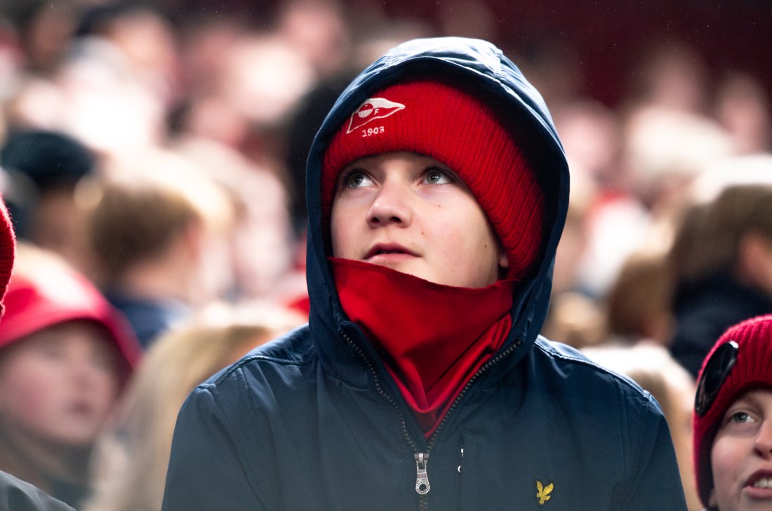 Vi gleder oss til å se mange unge spillere på tribunen på søndag. (Foto: Qwerty AS)