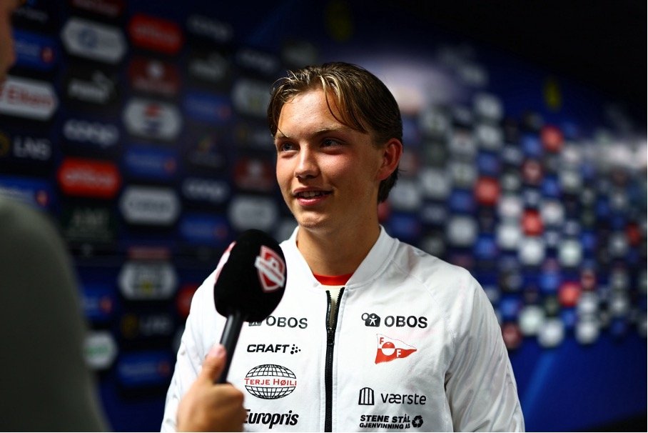 Oscar i intervjusonen etter debuten på Aspmyra. (Foto: NTB)