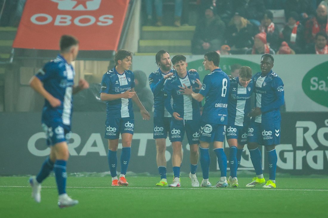 Sarpsborg 08s Sondre Sørli feirer 1-1 scoringen under NM-kampen i fotball mellom Fredrikstad og Sarpsborg 08 på Fredrikstad Stadion. (Foto: Thomas Andersen / NTB)