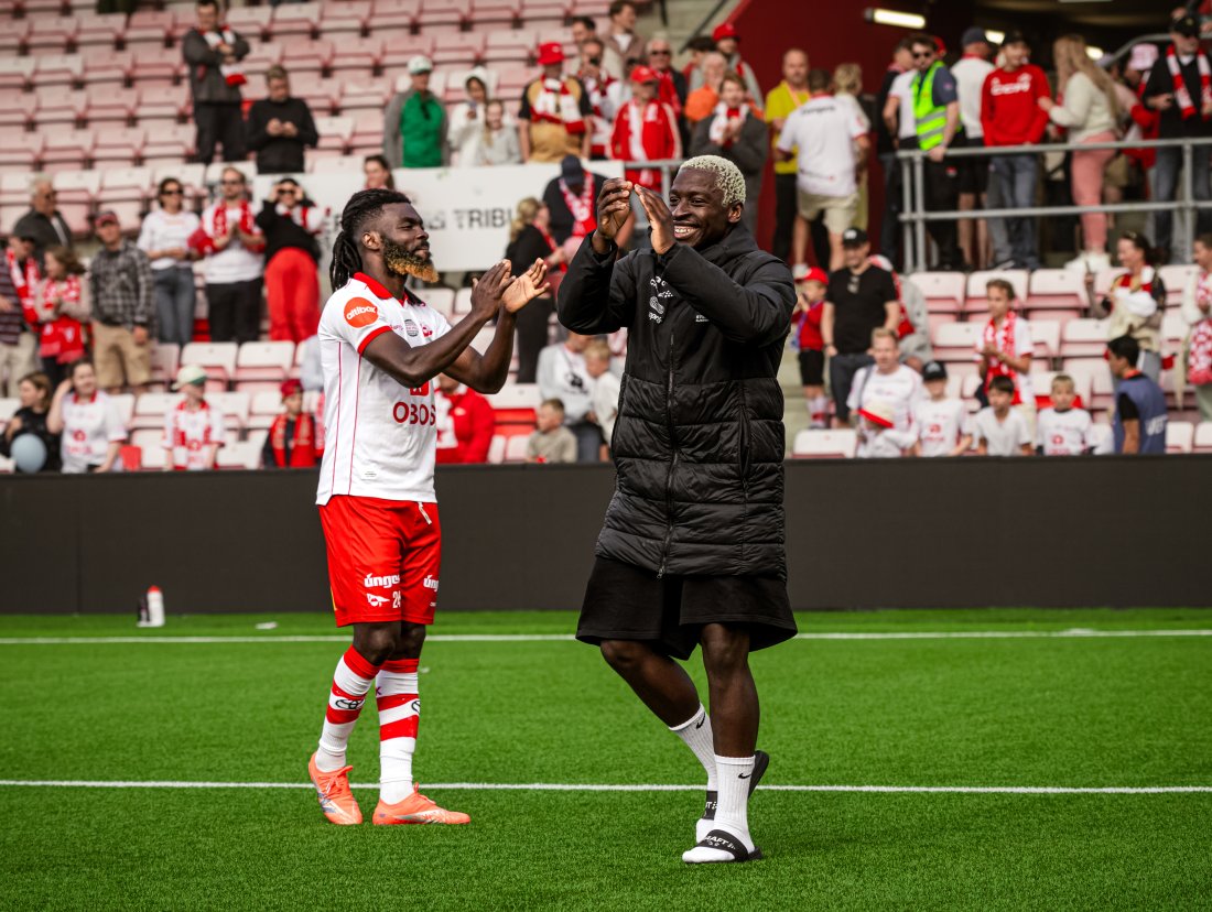 Solo Owusu (t.h) var tilbake fra start i dag. (Foto: Jonas Fjeld / Qwerty AS)