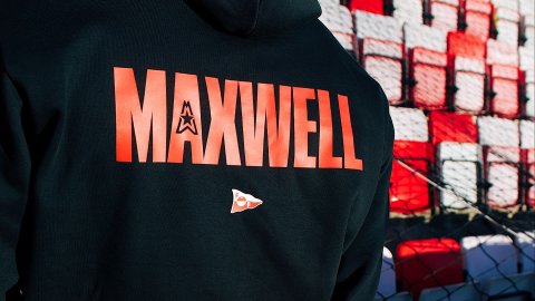 Rød/Hvit-torsdag i Nitten03 – Slipper kolleksjon med Maxwell