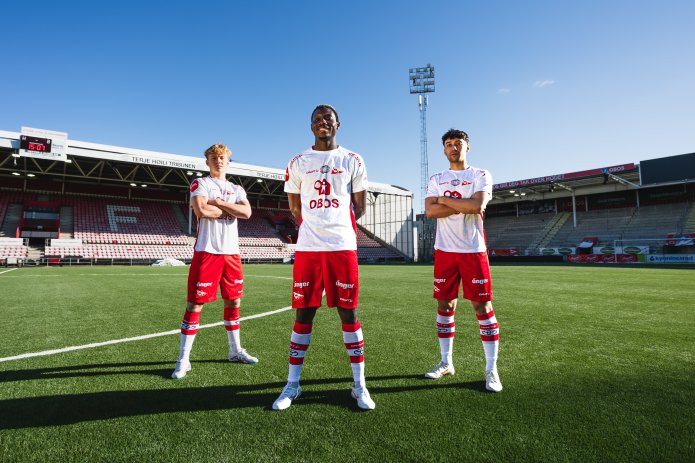Årets drakt i Eliteserien er rødhvit
