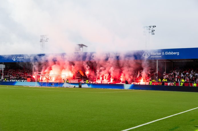 Derby-billetter for salg i supporterbutikken nitten03