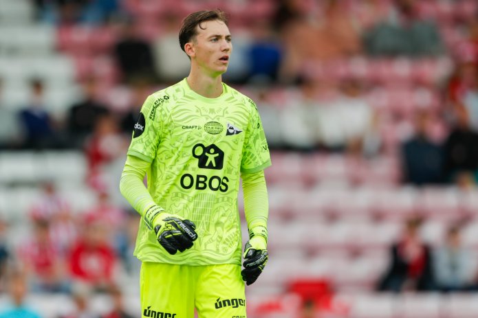 Stengte buret i debuten
